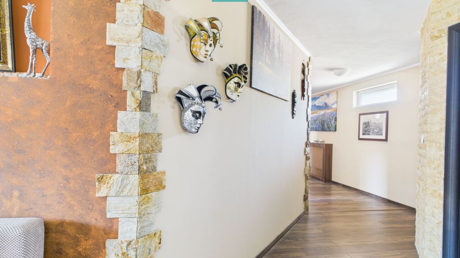 Casă și clădire de apartamente la Orțișoara - Poză 35