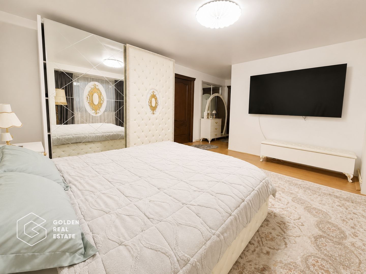 Apartament 3 camere renovat complet, Zona Lunei - Poză 1