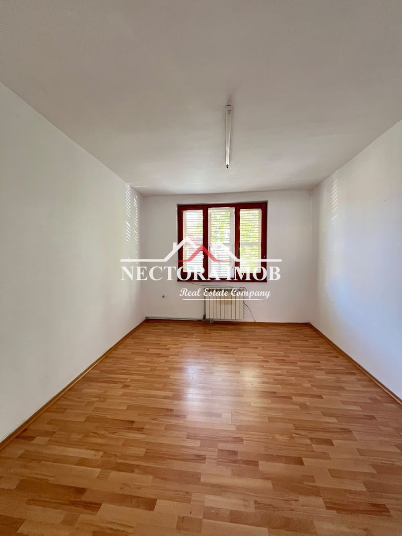 NECTORA IMOB-Casa 4 camere, 3 garaje, 200 mp,Str. C-tin Tanase,Central - Poză 3
