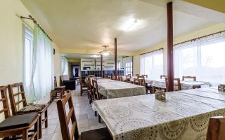 Clădire potrivită pentru proiecte educaționale sau de îngrijire - Poză 9