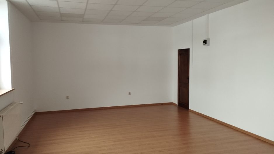 Spatiu Birouri - central - Poză 6