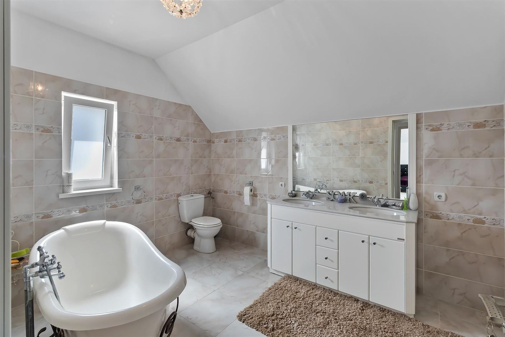 Vila / Casa superba cu 5 camere zona | 1032 mp teren |  Sanpetru Brasov - Poză 13