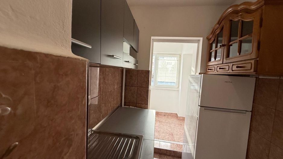 Chirie, apartament, 1 camera, 30 mp, Traian Lalescu Oradea. 250 E/lună - Poză 4