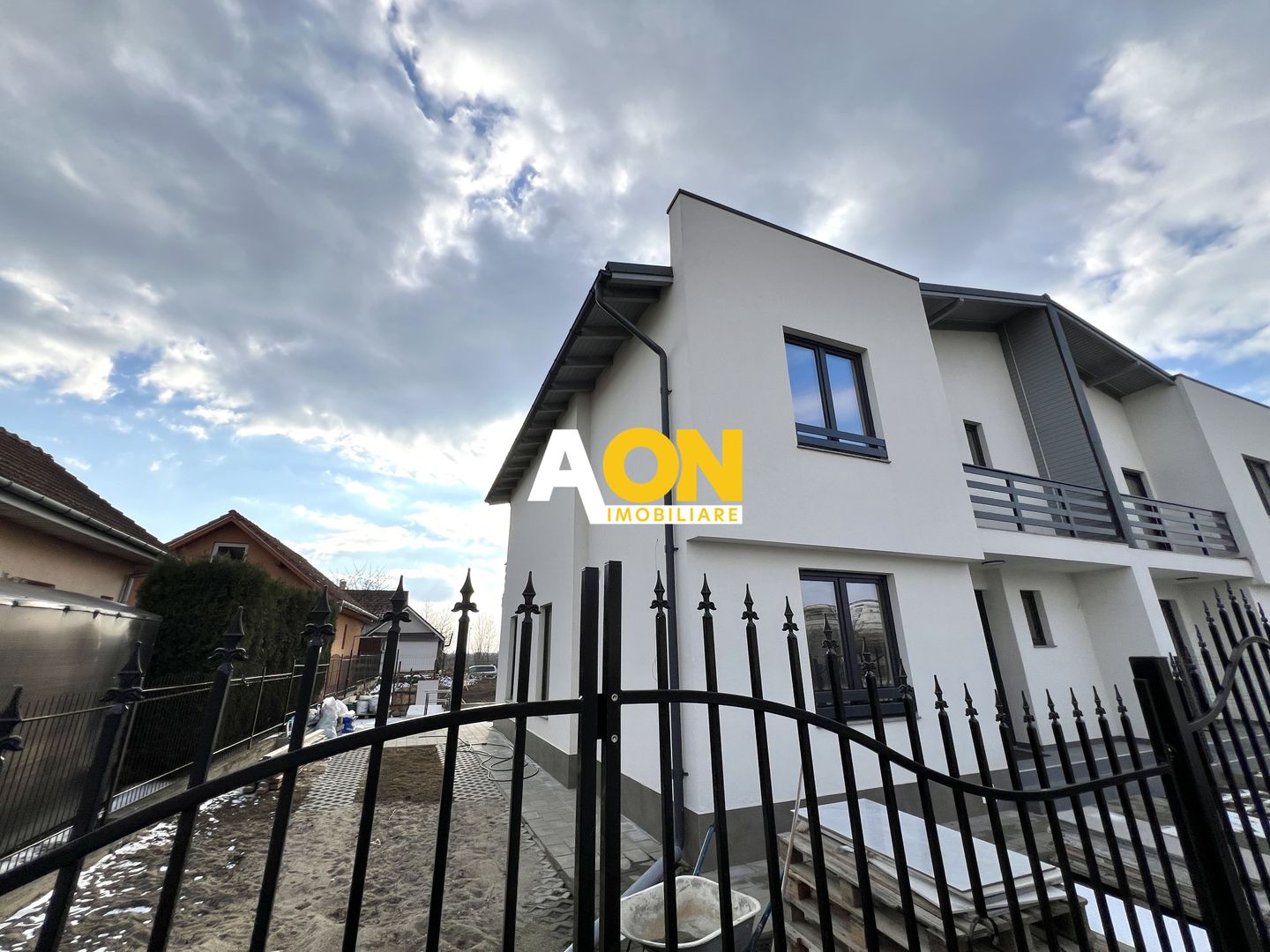 Casa moderna cu finisaje de calitate, 4 camere, 3 bai, 132 MP utili - Poză 39