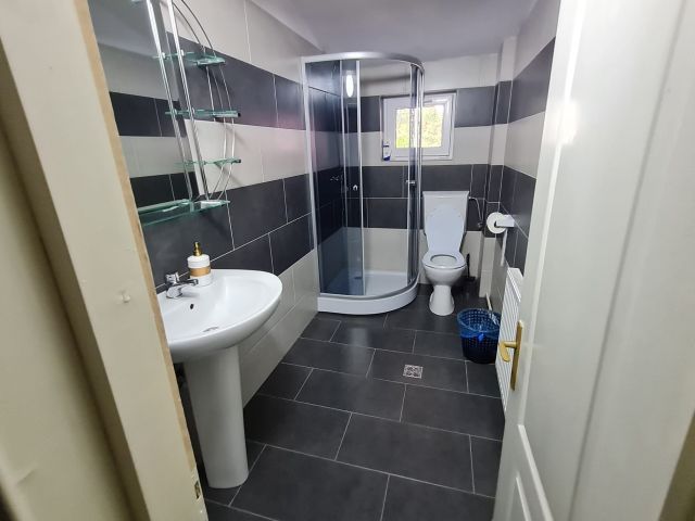 In inima muntelui! Vanzare pensiune in Moroeni-Jud Dambovita - Poză 9