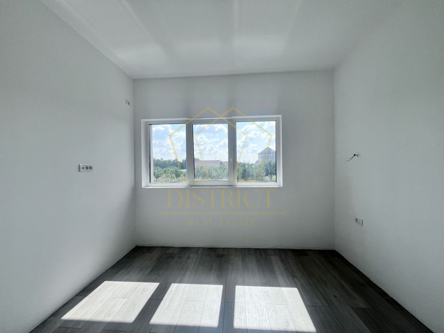 Duplex modern cu 4 camere si dressing I Mosnita Noua - Poză 9