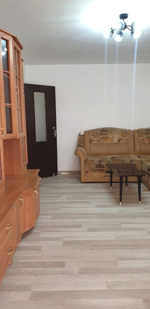 Apartament 4 camere de inchiriat Tractorul (Goga) - Poză 4