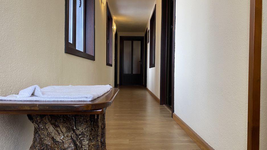 Vanzare casă la poalele Bucegilor!Potential pt. locuinta sau pensiune - Poză 18