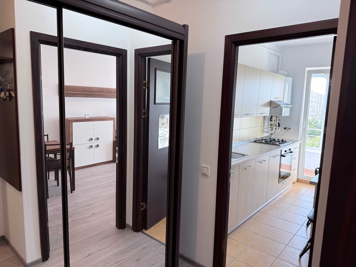 Garsoniera moderna, centrala proprie, balcon, 8 min metrou, Titan - Poză 3