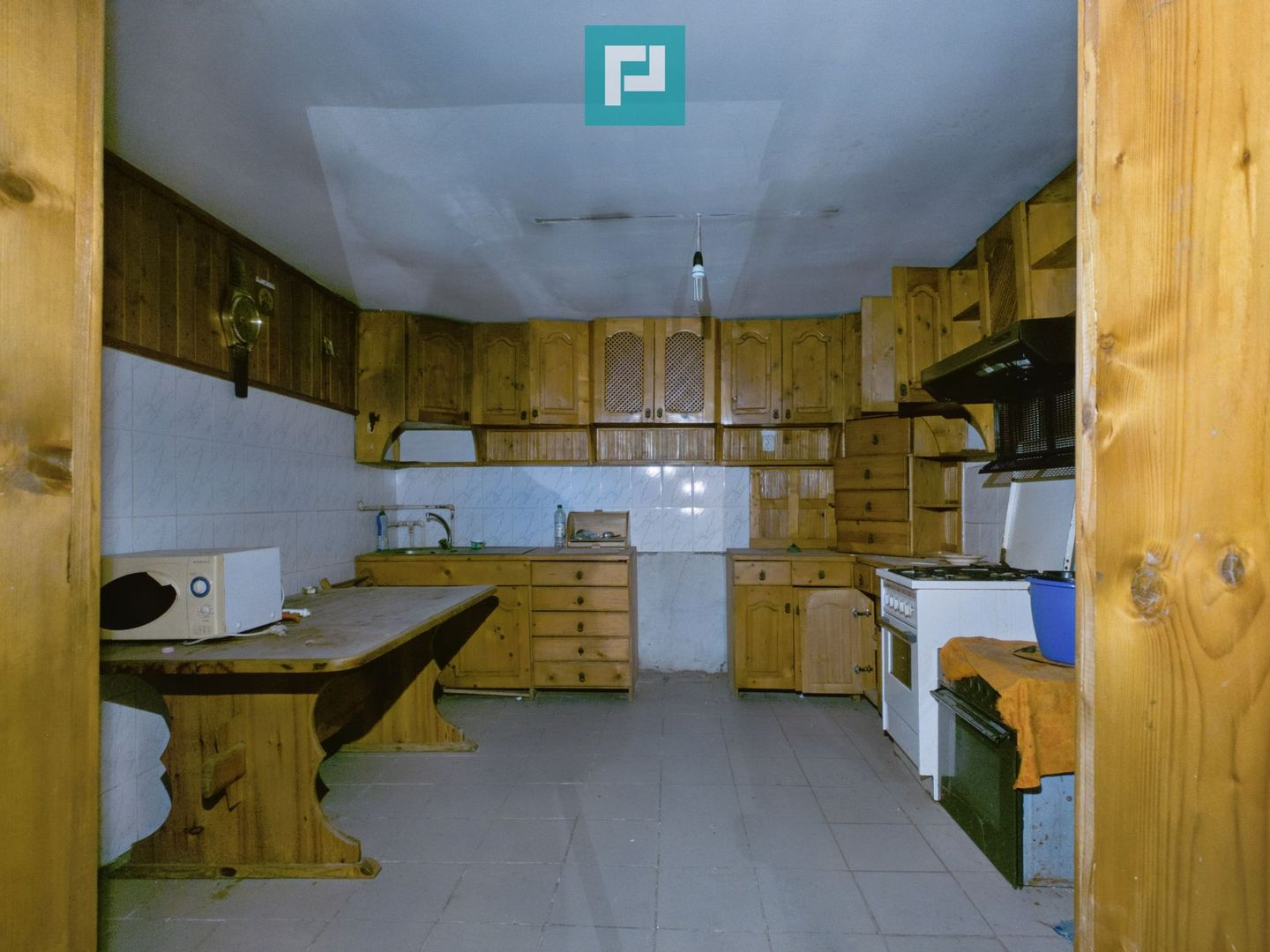Proprietate impresionantă Sântana - 3500 mp utili - Poză 21