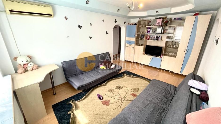 Apartament cu 3 camere - Etaj Intermediar -  Podu Ros 1001 Articole - Poză 2