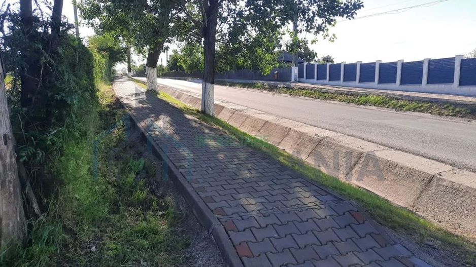 # intravilan în Țigănași la strada principală - Poză 2