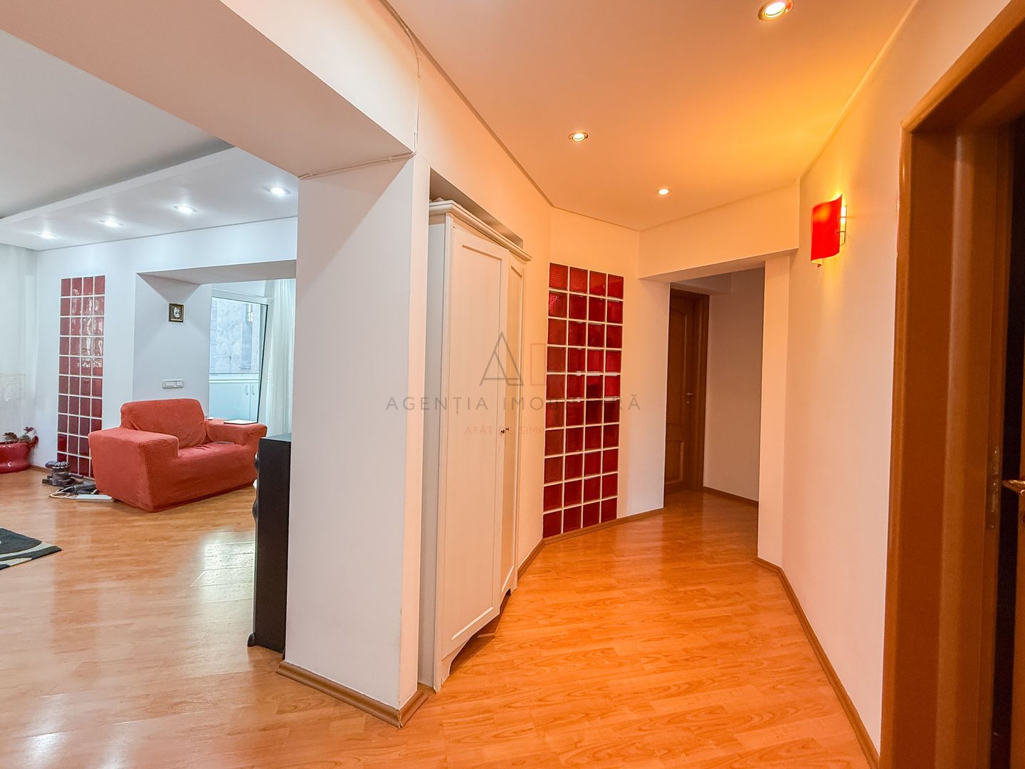 4 camere | Universitate Rosetti | bloc 1980 - Poză 3