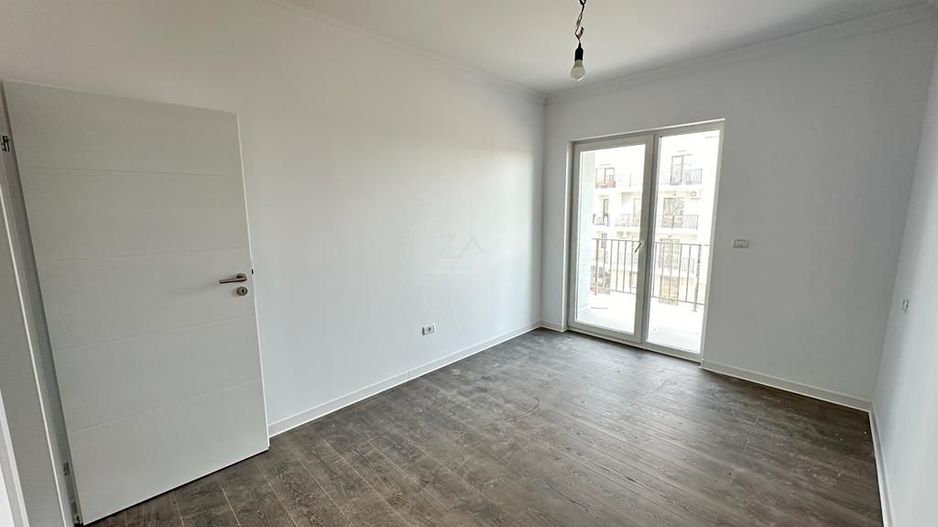 Decomandat. Etaj intermediar. Balcon mare. Loc de parcare. - Poză 9