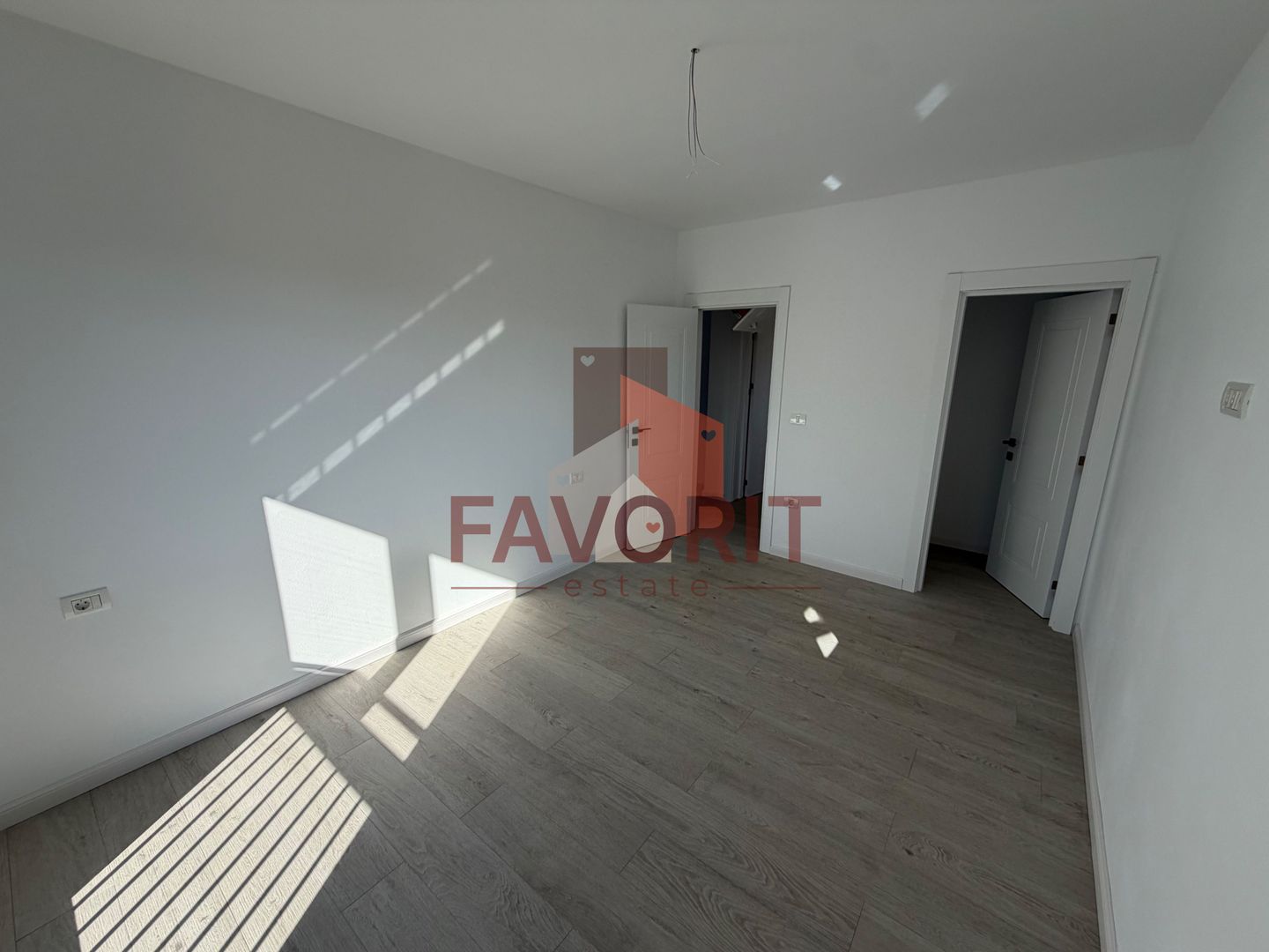 Casa individuala. 172 mp utili. Garaj. Disponibila imediat - Poză 34