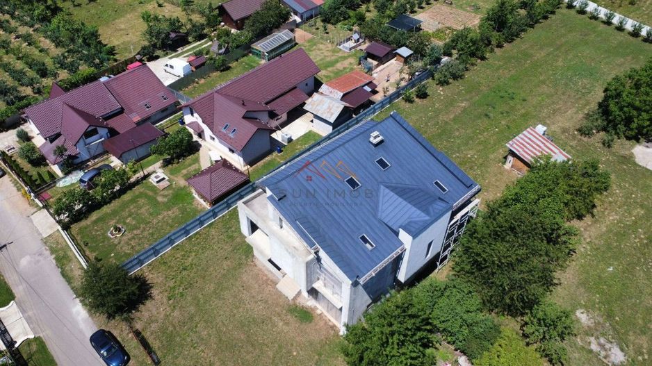 Vila deosebita, D+P+E+M, nefinalizata, 10 camere,2838m2, negociabil - Poză 13