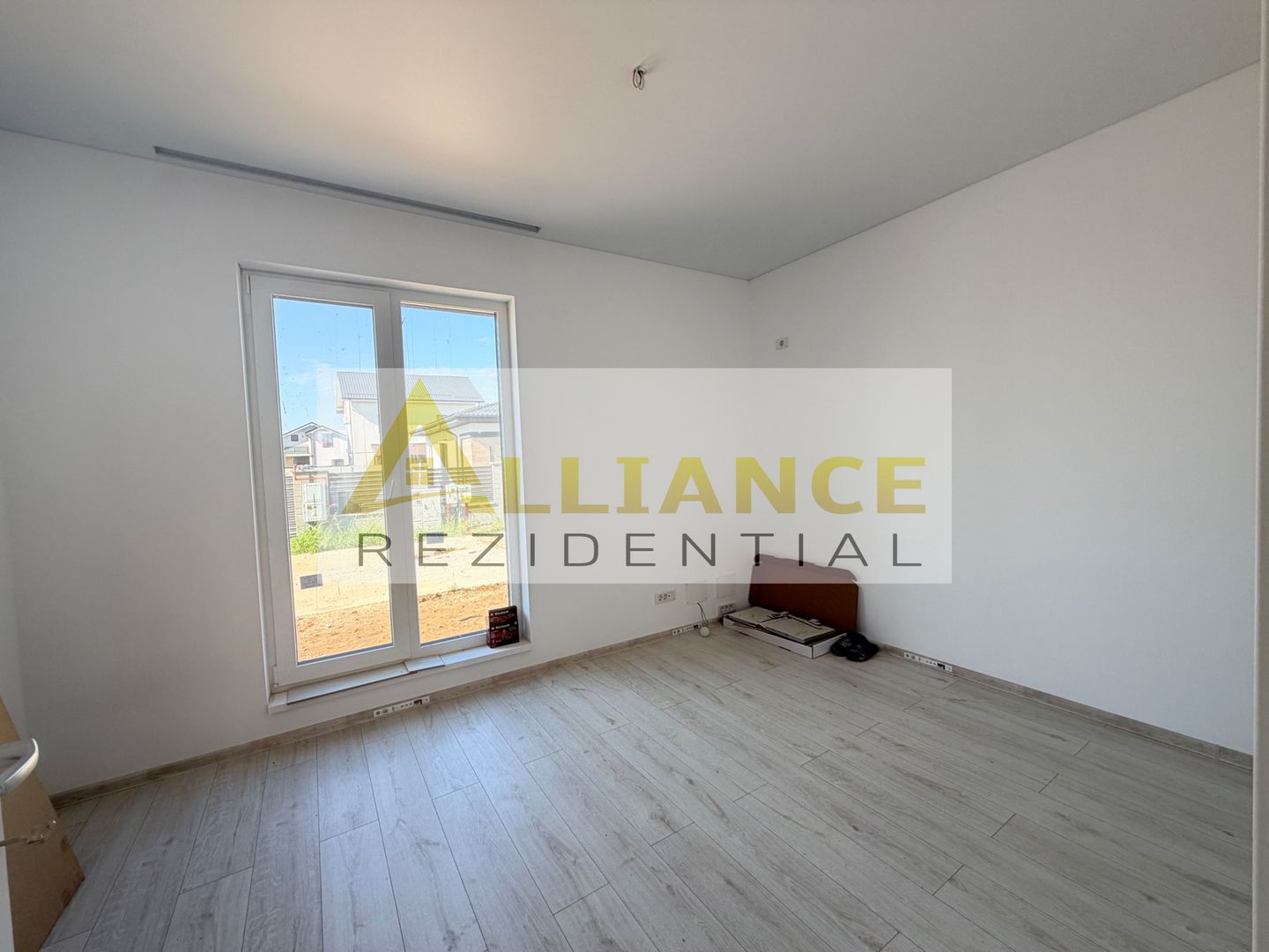 CASA PE PARTER IN BERCENI – TEREN 500 MP – ANSAMBLU ASFALTAT - Poză 7