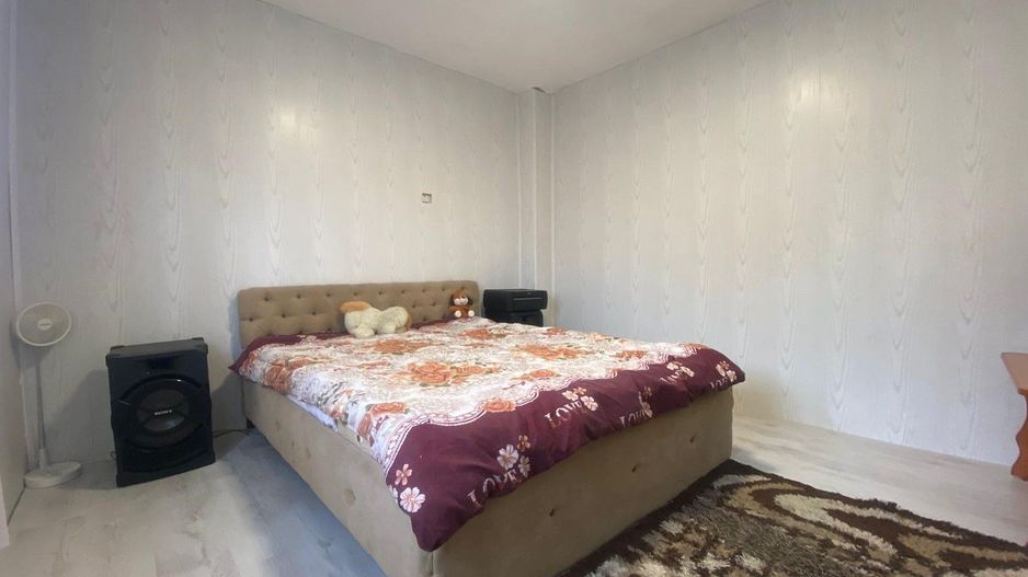 Casă de vânzare în Răzvad, la o distanta mica fata de oras! - Poză 4