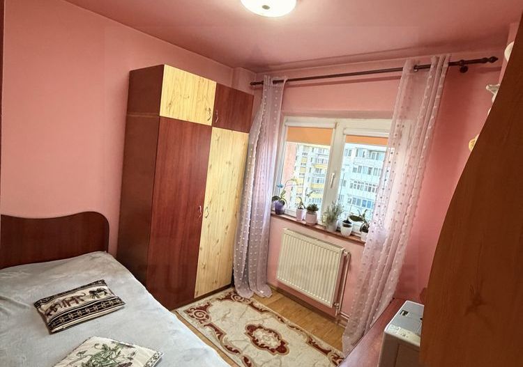 Apartament 4 camere 75 mp cu  balcon si pivnita pe b-dul Mihai Viteazu - Poză 5