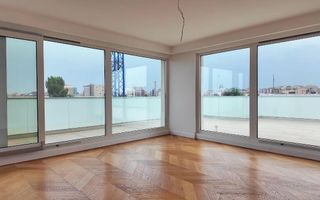 Penthouse cu 4 camere in zona Unirii, parcare si boxa in subteran - Poză 1