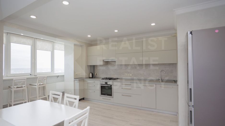 Spre vînzare apartament spațios, 2 dormitoare și living, sec. Botanica - Poză 12