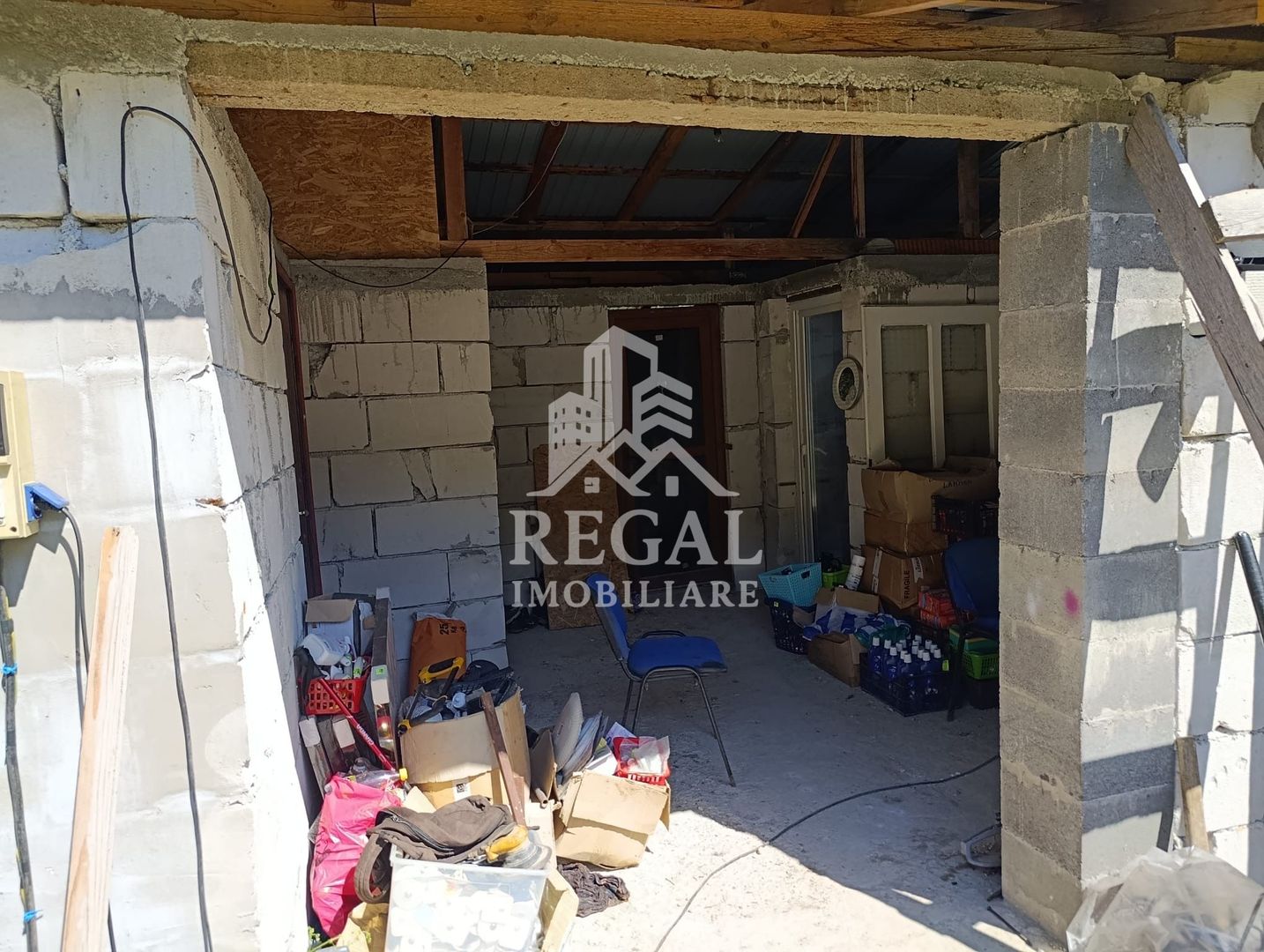 Casă la gri de vânzare – Central, 2800 mp teren - Poză 3