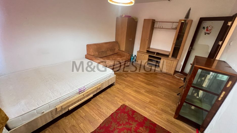 1 camera decomandat etaj 3 zona Buziasului - Poză 4