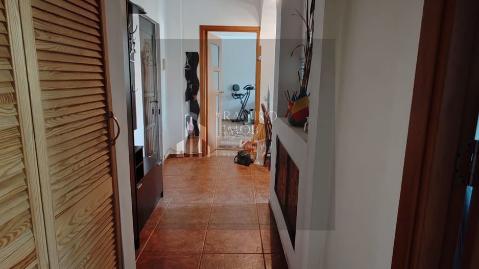 Apartament 2 camere, str Vicina, decomandat, 61 mp - Poză 8