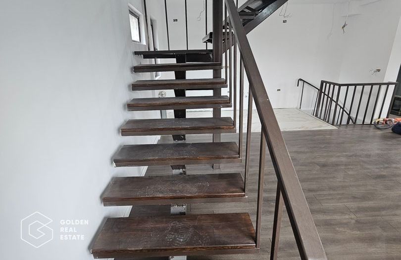 Vila cu 5 camere, 4 bai, Otopeni-centru, COMISION 0, renovata complet - Poză 7