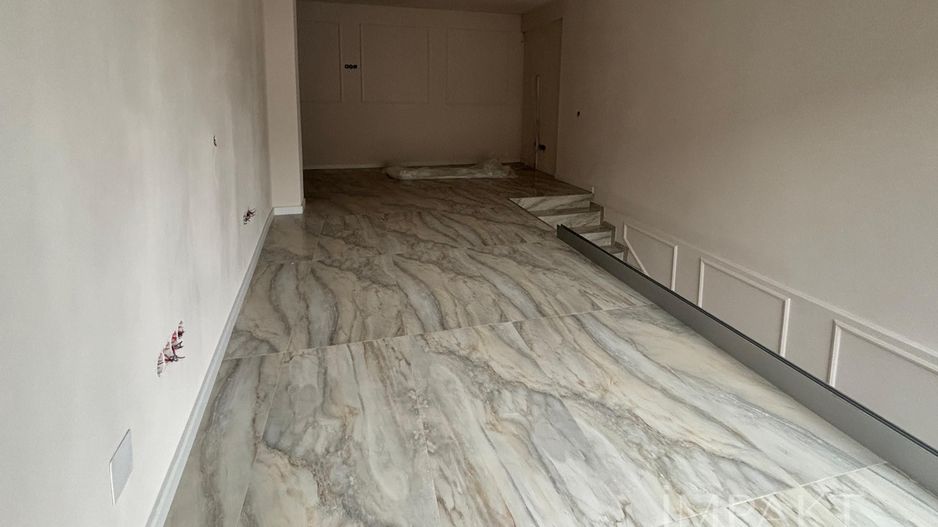 Spațiu comercial 90 mp, central – ideal pentru activitati comerciale - Poză 2