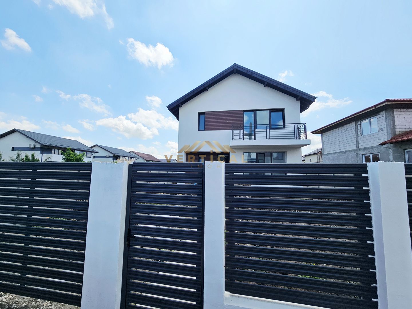 Vila 4 camere in centrul comunei Berceni - Poză 2
