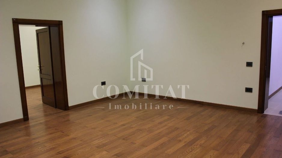 Oportunitate! Apartament 3 camere | Zona Ultracentrală - Poză 1