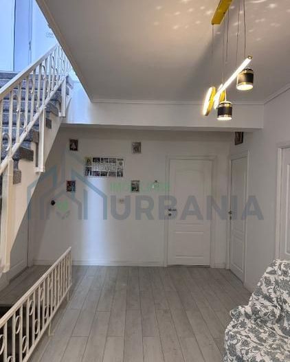 Casă modernă, spațioasă, gata de mutat,6400 mp teren, terase și garaj 399.000 € - Poză 10