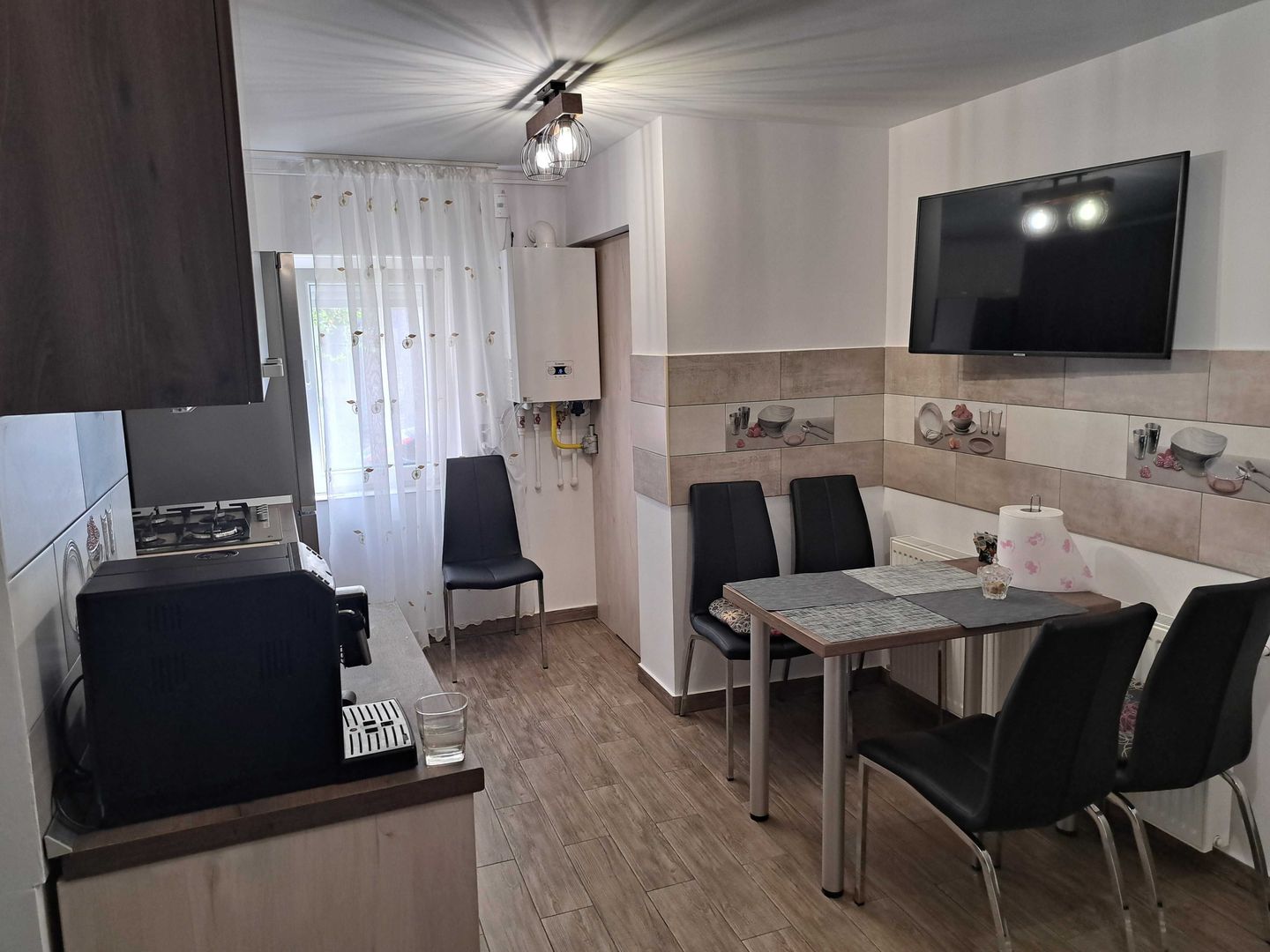 Vând apartament cu 3camere - Poză 1