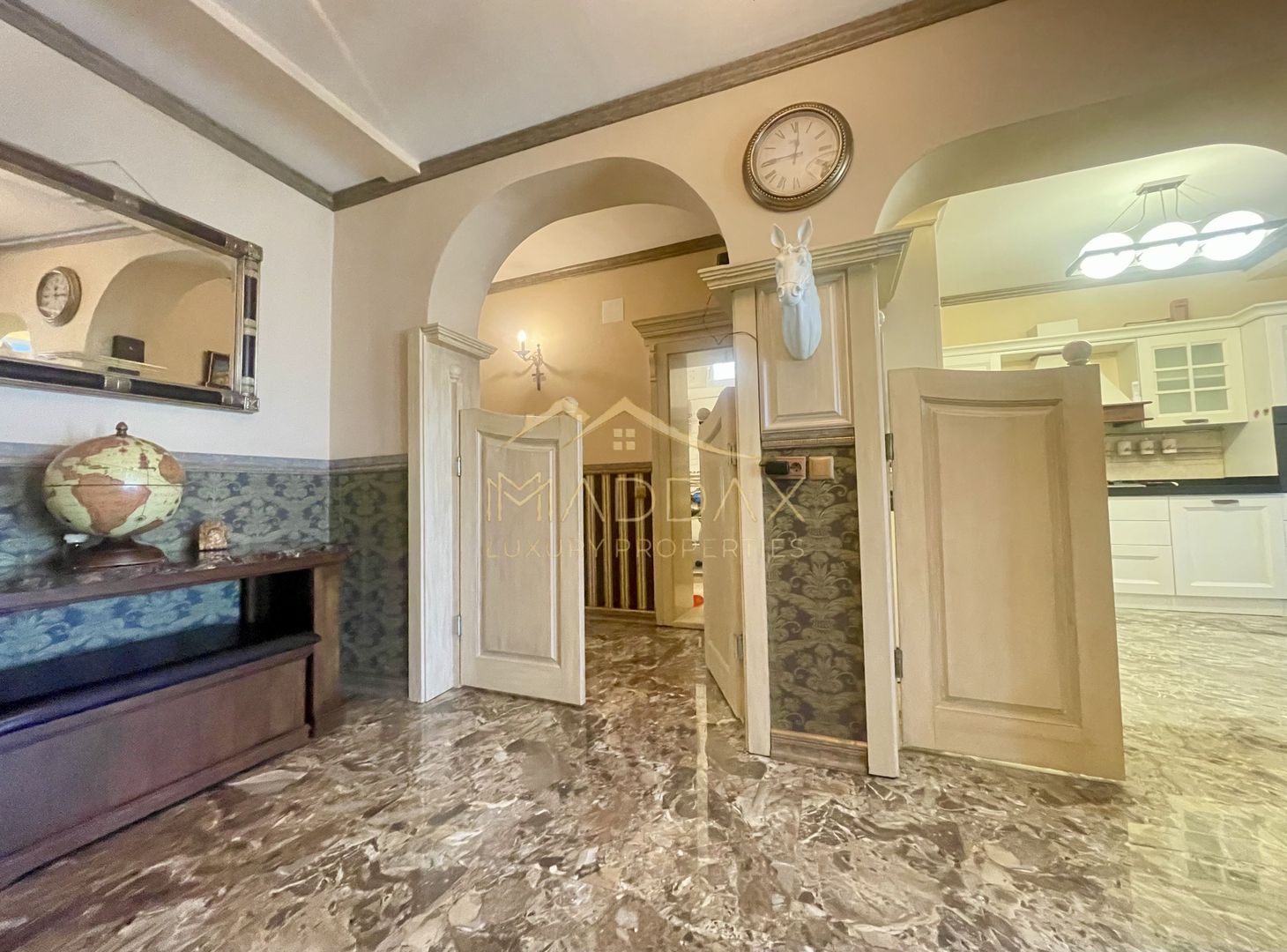 Vila 7 camere**Lake view**Ponton privat**Piscina**Teren 933 MP//Balotesti - Poză 11
