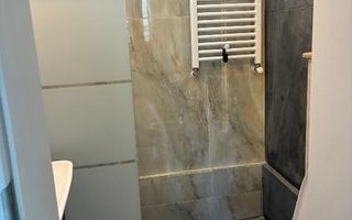Vând apartament deosebit, zonă ultracentrală, renovat deosebit - Poză 4