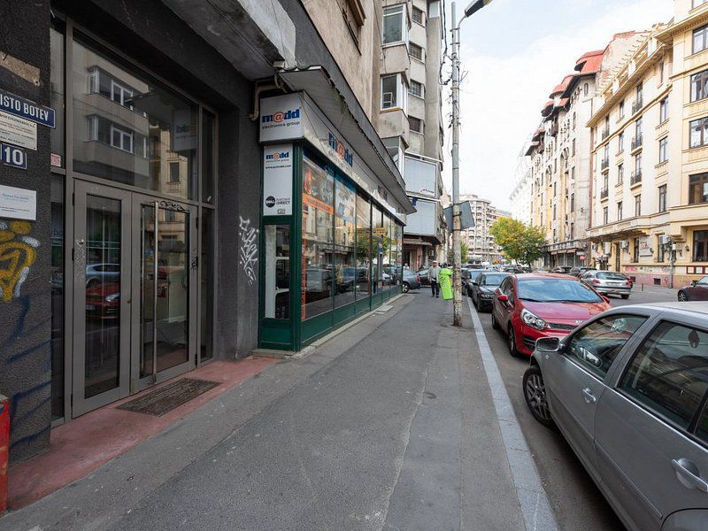 Apartament superb de 3 camere zona Universitate - Poză 23