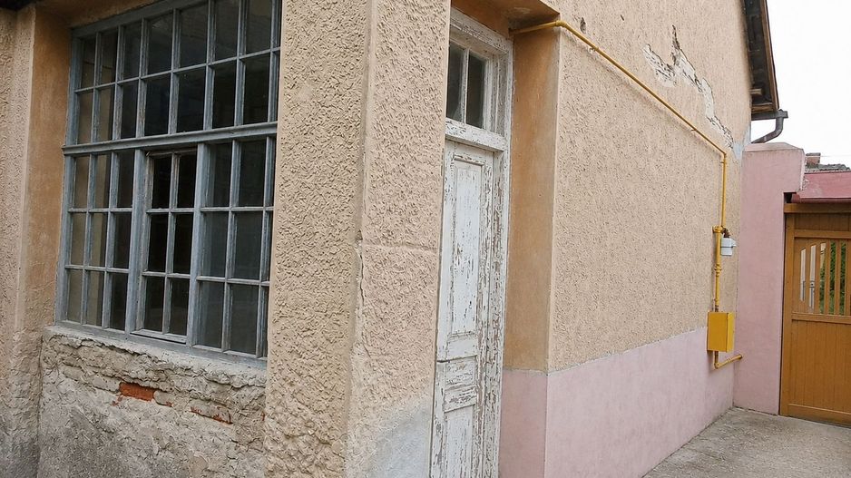 Casă de vânzare cu teren generos în Valea lui Mihai - Poză 12