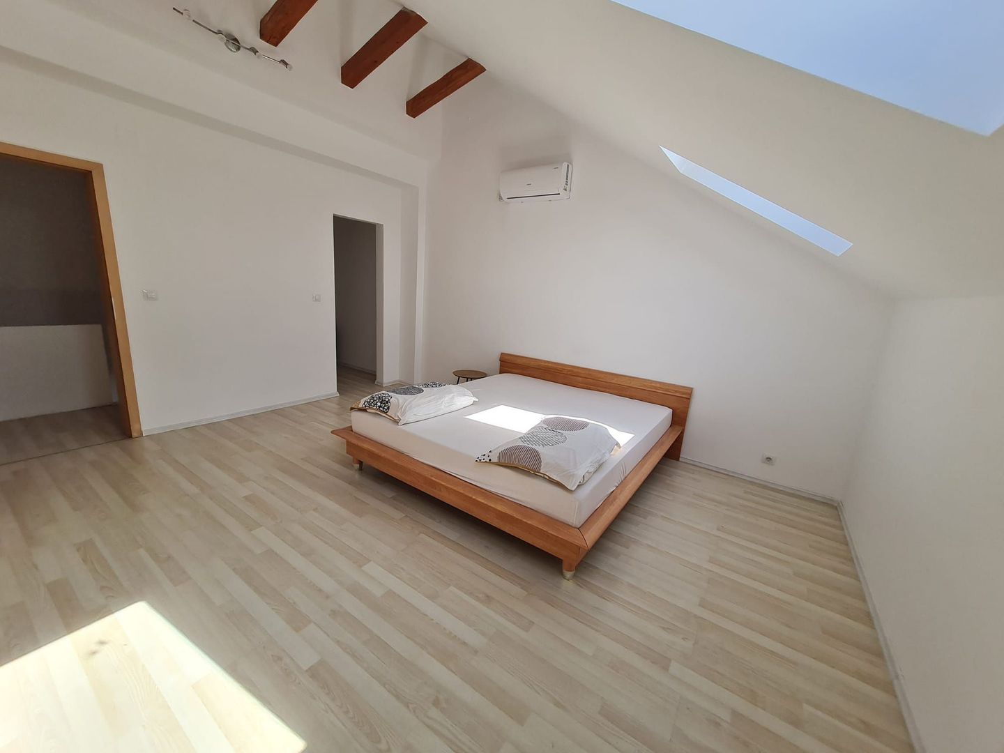 Apartament cu 3 camere de închiriat în zona Odobescu - Poză 7