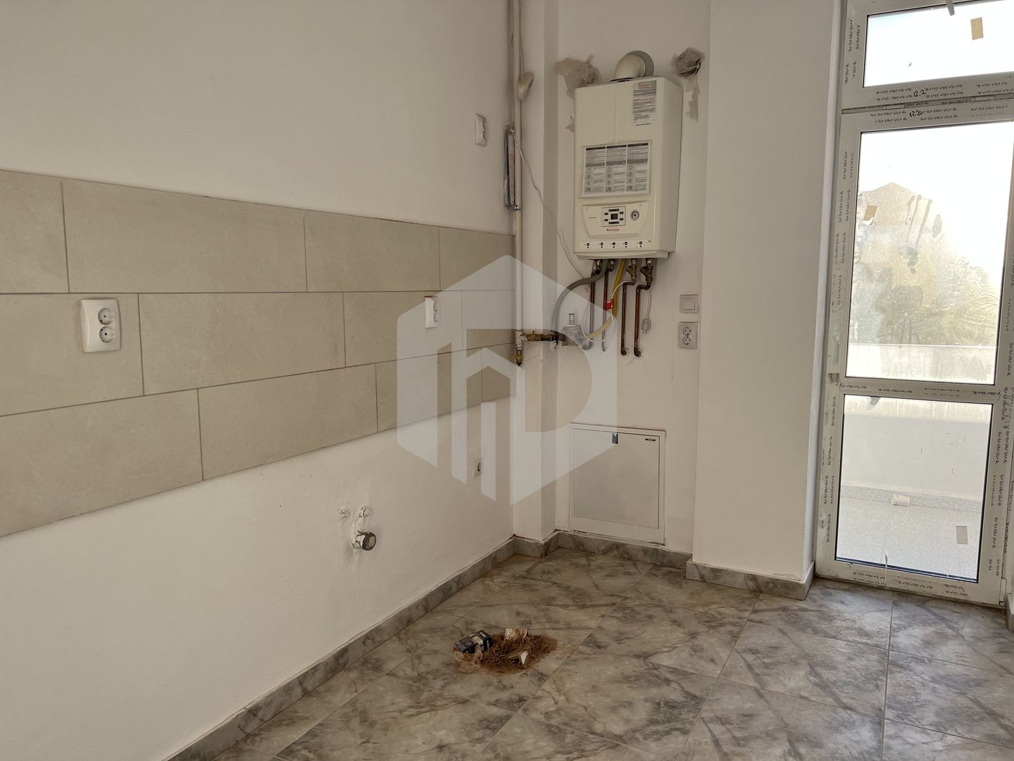 Apartament 3 camere la CHEIE/ Turnisor/ INTABULAT/ Etaj 1/ 2 balcoane - Poză 2