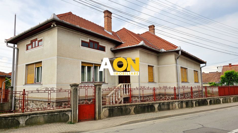 Casa 4 camere, 618 mp teren, zona Centru - Poză 1