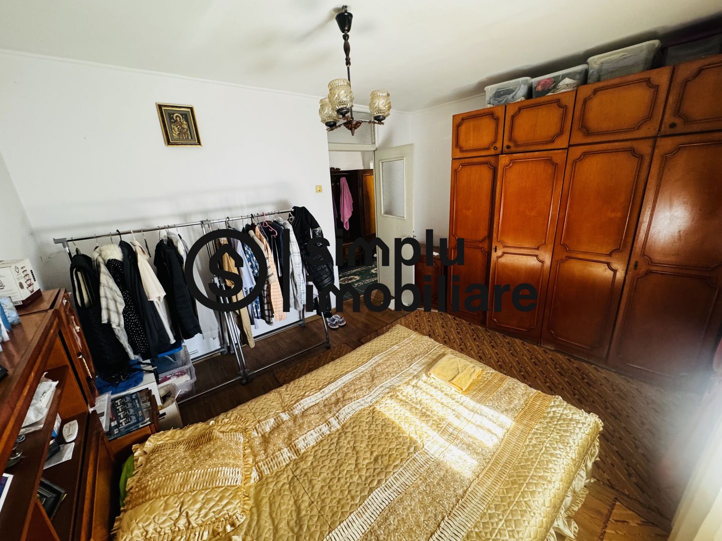 3 decomandate, centrala, 1 Mai - 110 000 Euro - Poză 16