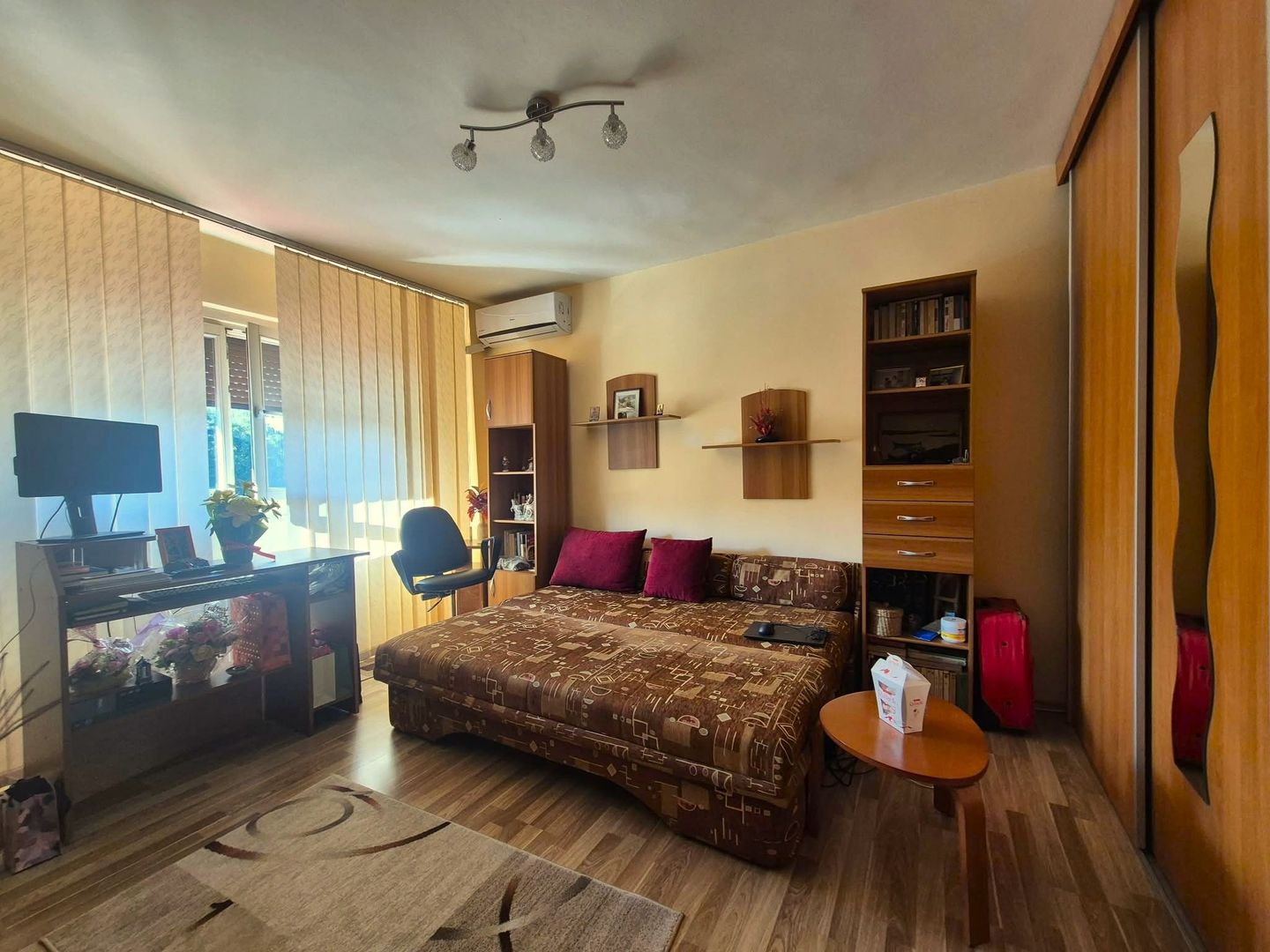 Exclusivitate - Apartament pretabil locuit, toate facilitătile in apropiere - Poză 14