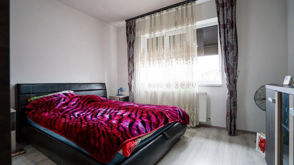 Casa cu 3 camere 400 mp Nojorid utilitati - Poză 1