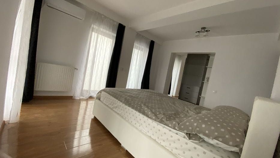 Casă / Vilă de închiriat în Craiova - Poză 3