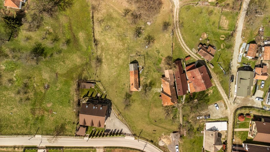 Domeniu de 6.500 mp teren+casa parinteasca,in magia Bucegilor,Moieciu, Brasov. - Poză 16