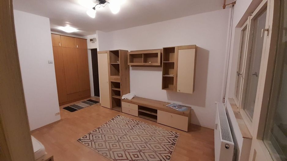 Garsonieră spațioasă, bloc anvelopat, zona Sebastian – Vulcan-Pet friendly - Poză 1