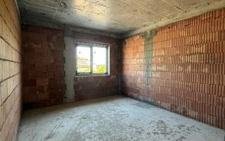 Casa individuala- 3 dormitoare - teren mare -Dumbravita - Poză 10