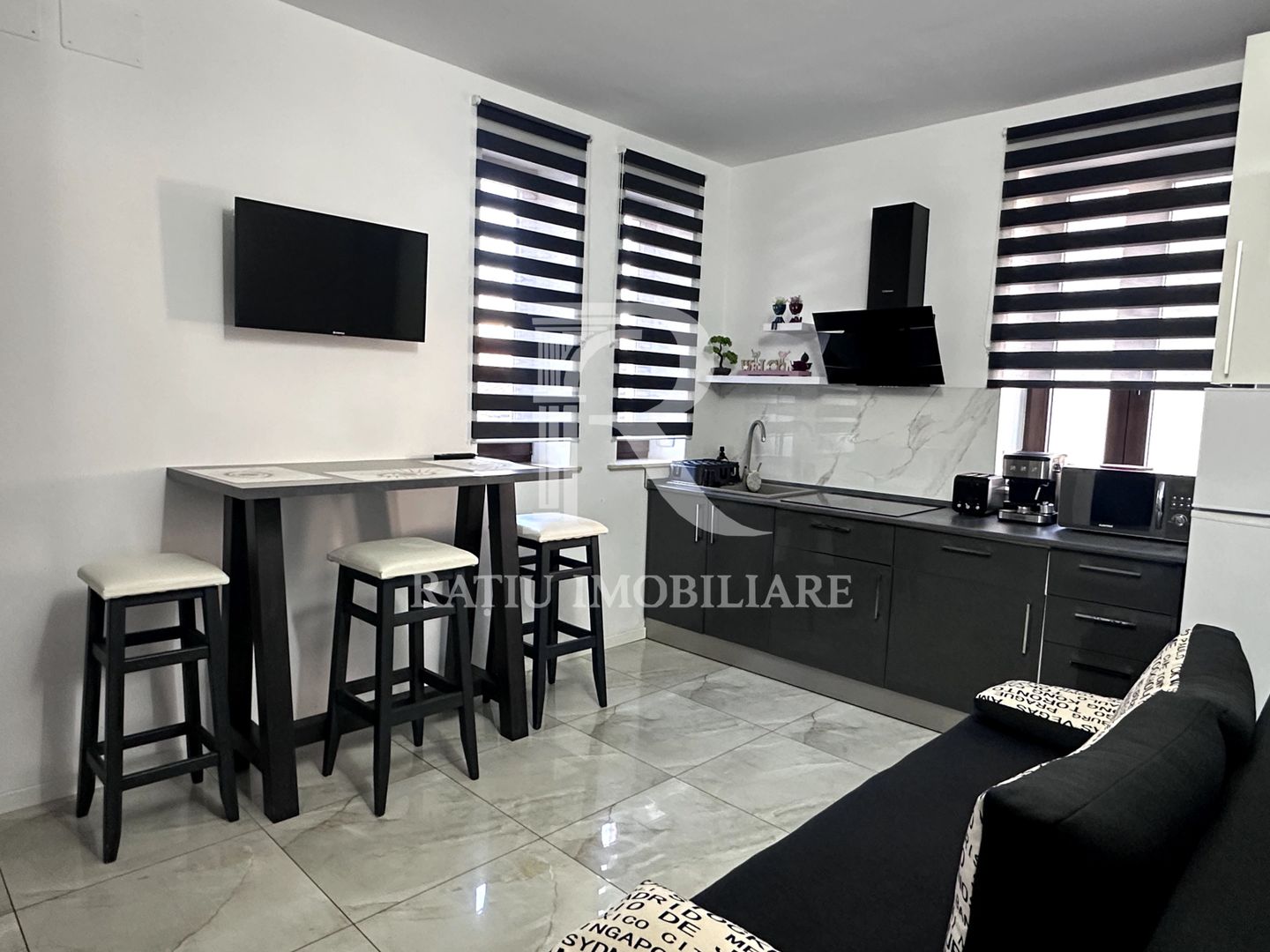 Apartament cu 2 camere | Ultracentral | Oradea - Poză 2