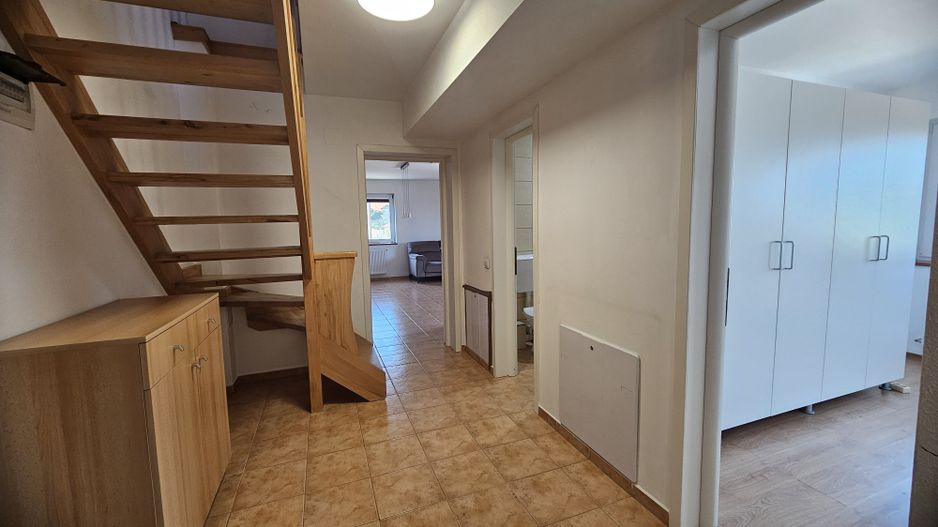Apartament de inchiriat 6 camere 179 mp Etaj 2 + mansardă - Poză 6